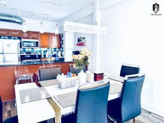 The Stallion #310 - Walk to Museums - Premium Loft with gated parking - 3