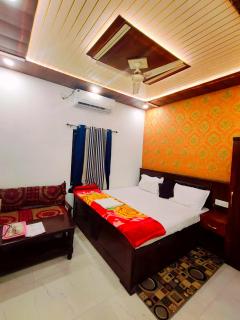 Hotel The Hanuman Ji Palace Near RamJanambhoomi Temple -Restaurant and Parking Facilities - Ayodhya - 7