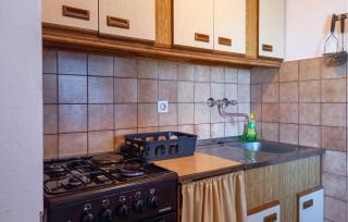 Gorgeous Apartment In Zukve - Grbe - 7