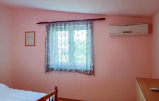 Gorgeous Apartment In Zukve - Grbe - 2