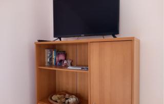 Gorgeous Apartment In Zukve - 3