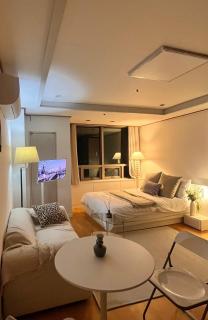 Sinsa Woori House - Seoul - 1