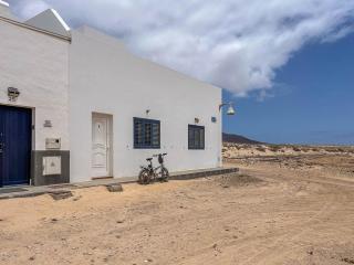 Lightbooking La Graciosa - Caleta de Sebo - 1