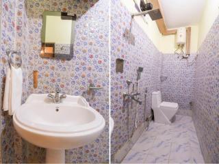 Hotel O Home Cozy Studio Collage Square Hotel Maya International Near St. Thomas's Church - Kolkata - 3