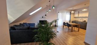White Flat - SkyView Duplex - 0