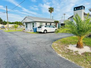 Cottage 33, Pineapple Place - Dora Canal Court - a downtown, waterfront community - 2