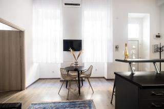 Standard Apartment by-Central Comfort - 3