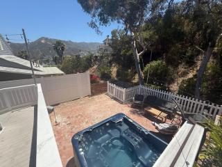Catalina Three Bedroom Home With Hot Tub And Golf Cart - Avalon - 5