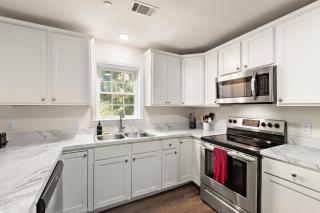 7 guests NYC-NWK Free parking - 1