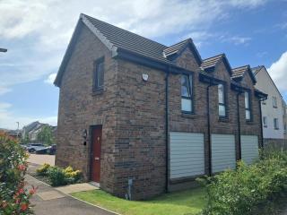 Detached Home in Bishopton - 9