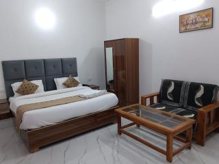 Hotel Shivay Inn Ayodhya - Ayodhya - 1