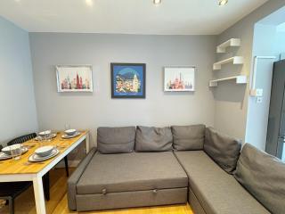 Bright 2BR Flat in West London with Outdoor Space - Londra - 1