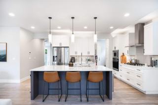 Modern 4BR Family Oasis - Treehouse Bunk &Game Room - Shoreline - 8