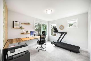 Modern 4BR Family Oasis - Treehouse Bunk &Game Room - Shoreline - 6