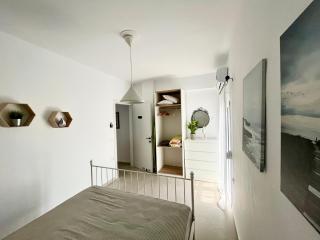 The Beach House - Paralia Dionisiou - 9