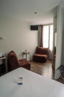 LOGIS -Hotel & Restaurant de la Place - Aunay-sur-Odon - 1