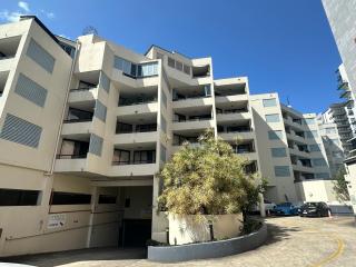 Hotel Rooms with Bathroom Free Parking - Brisbane - 1