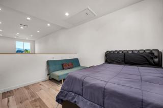 Urban Oasis Loft 1BR Koreatown Hollywood Private Parking Balcony - 9