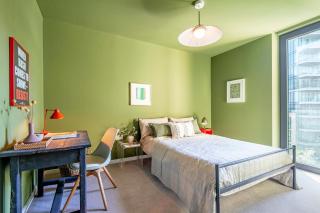 Central and Specious Apartment in City of London with a Balcony - 8