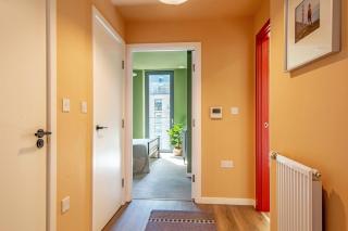Central and Specious Apartment in City of London with a Balcony - 5