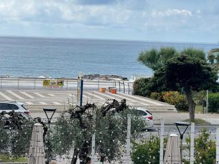Appartamento con terrazzo vista mare - 9