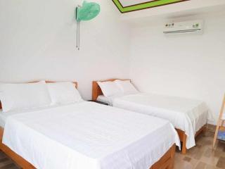 Bien Xanh Homestay - 8