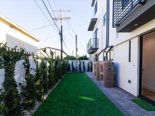 Modern Luxe Retreat Three-Bedroom #4 - Los Angeles - 3