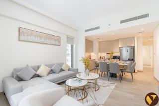 Vogue Rosewater Two Bedroom Apartment at Dubai Creek Harbour with Balcony and access to Pool, Gym, Kids Area and Near Shopping - 3