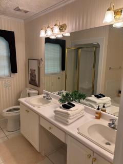 The Mirror Lake Suite - Fayetteville - 8