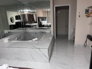 Falls Lodge & Suites - Niagara Falls - 3