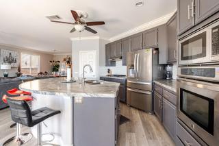 Vacation home with view of mountains and golf course 30-day stay required - Temecula - 4