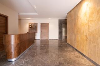 5 min from Airport Equipped Studio Pool - 4