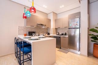 5 min from Airport Equipped Studio Pool - 6