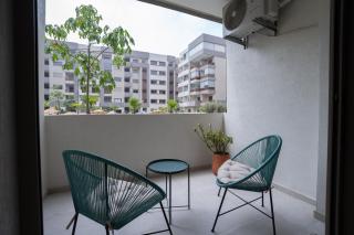 5 min from Airport Equipped Studio Pool - 7