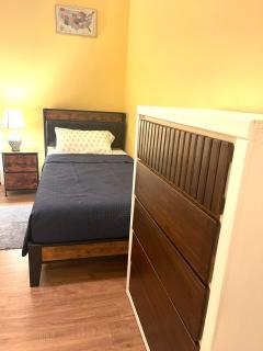 Spacious Family Stay, Large Dining,3 Cozy Bedrooms - 8