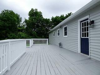 Spacious Family Stay, Large Dining,3 Cozy Bedrooms - 9