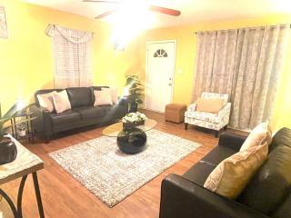 Spacious Family Stay, Large Dining,3 Cozy Bedrooms - 4