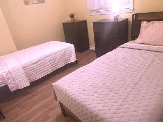 Spacious Family Stay, Large Dining,3 Cozy Bedrooms - 3