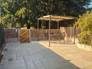 QUEENS RETREAT- Luxe 3-Bed Comfort, Sleeps 6, Pets Welcome & Parking x 2, Short walk to bars, Restaurants and Heritage sites - Lincoln - 4