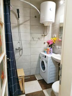 Urban Garden Apartments - Iris - 3