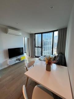 City Central 2Bed 2Bath Garage - 3