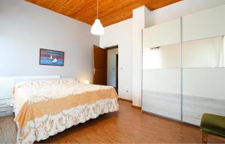 Gorgeous Apartment In Premantura - 6