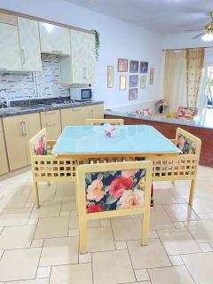 شاليه 3 غرف نوم مكيفه في مارينا الساحل الشمالي كود 0ف - 6