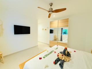 Baan Saint-Tropez Seaview Villas Kata Beach - Kata Beach - 1
