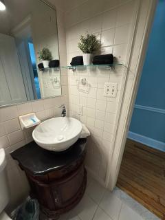 The Verdigris| 1800s Charm| King St| Easy Parking - 6