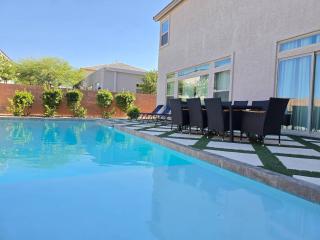 Swim. Pool • Arcades • Pool Table • King Beds - Las Vegas - 4