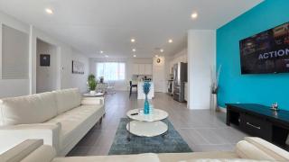 Spacious 5BR House • Pool Table • Arcades - Las Vegas - 4