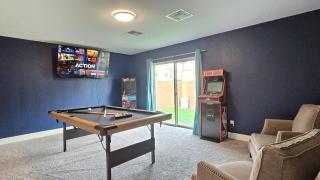 Spacious 5BR House • Pool Table • Arcades - 9