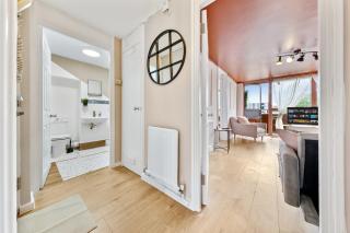 Gated Aprt Sleeps 4 KingsCross - London - 1