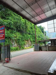 Nhà Nghỉ Việt Hùng - 1
